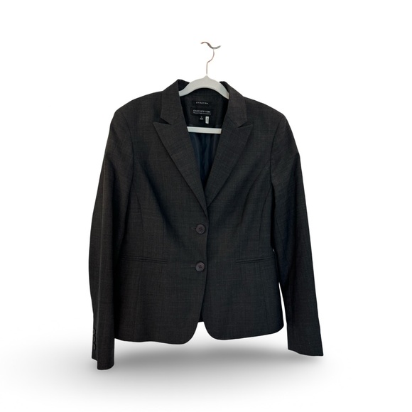 Jones New York Collection Platinum 2 button suit jacket. Size 12. Work career - Picture 1 of 9